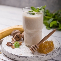 Black Tea & Manuka Honey Smoothie Recipe | Shott Light Fruit Syrup Supplier | Good Food Warehouse